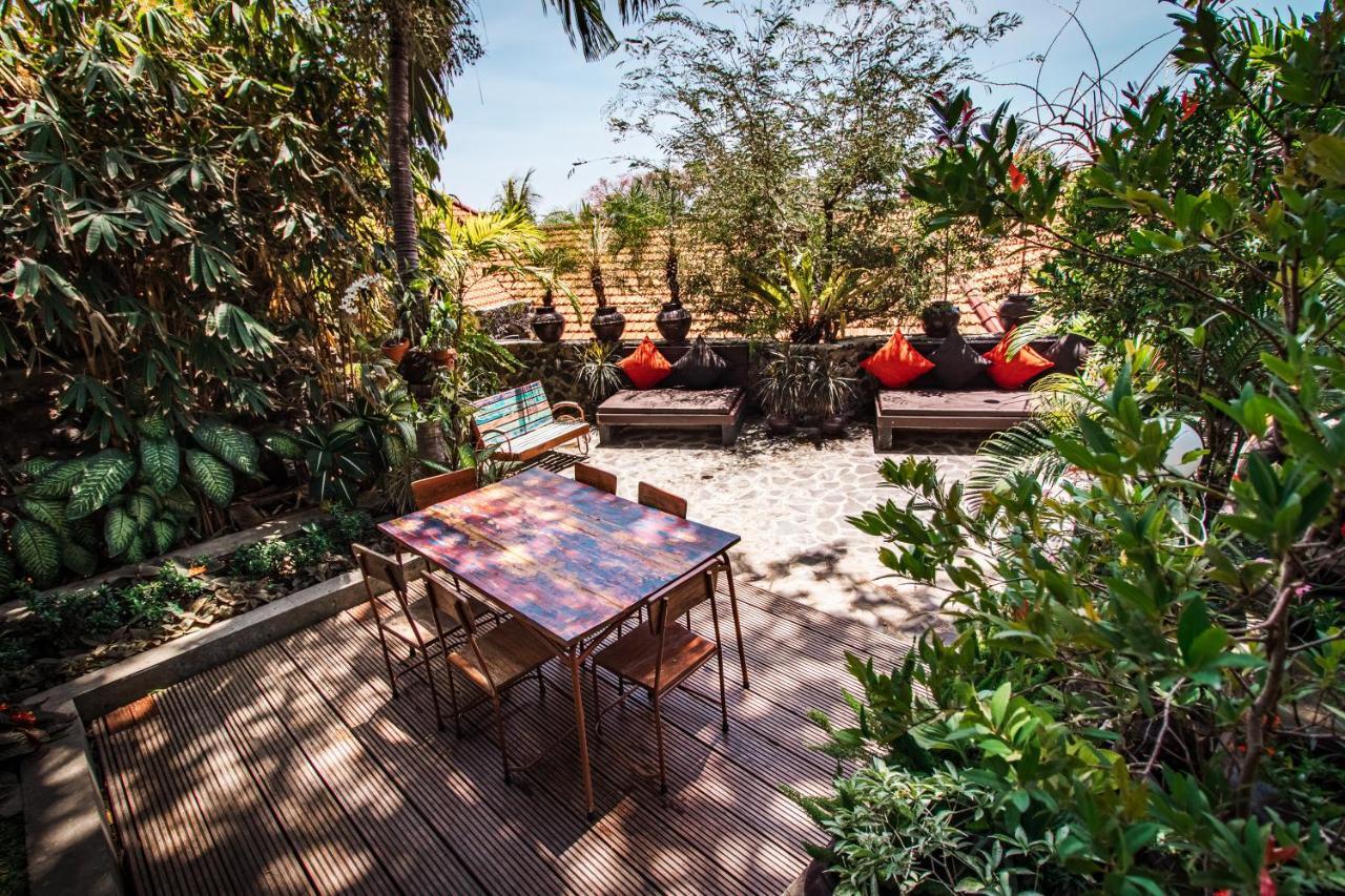 Villa Bukit Malas Амед Экстерьер фото